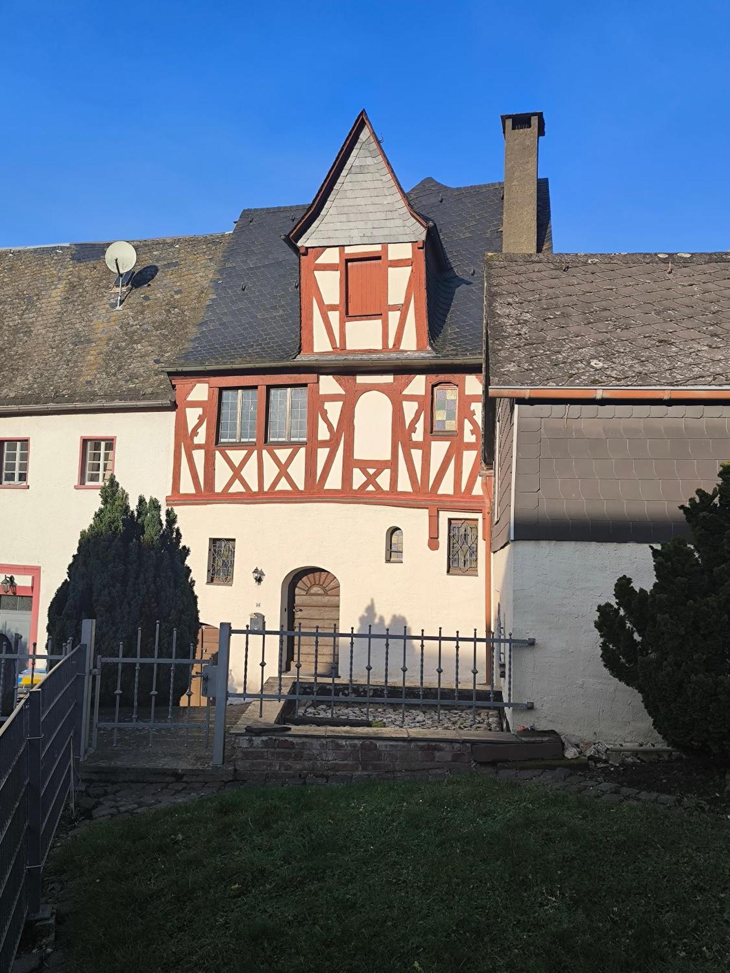 Apartmán Moselperle- Urlaub Im Historischen Fachwerkhaeuschen Bullay Exteriér fotografie